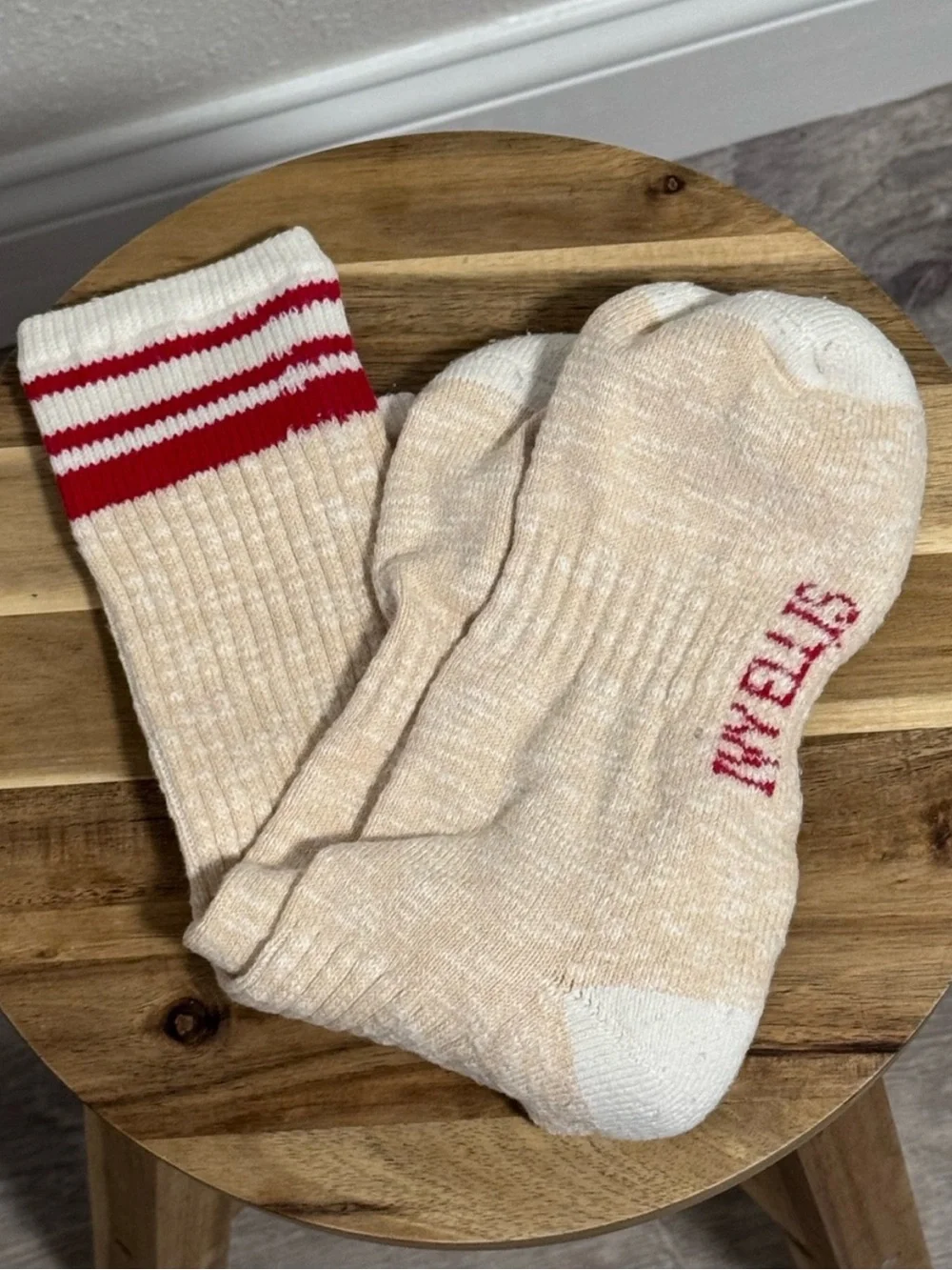 Ivy Ellis The Torrisdale Striped Ribbed Socks Red Cream Unisex OS